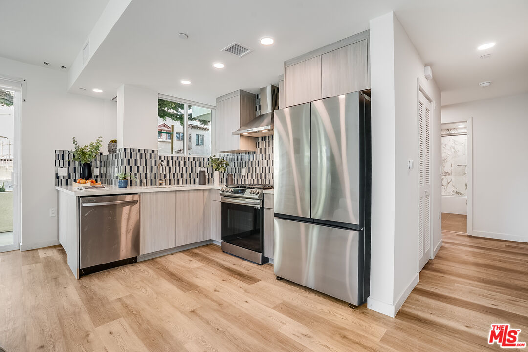 1101 S Bedford St Unit: 102