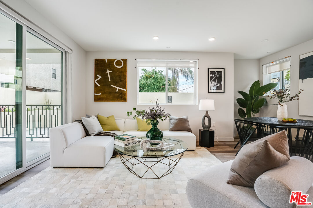 1101 S Bedford St Unit: 102