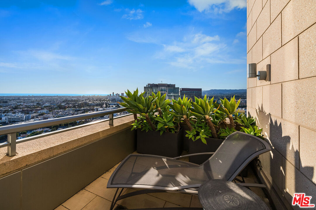 10776 Wilshire Blvd Unit: 2302