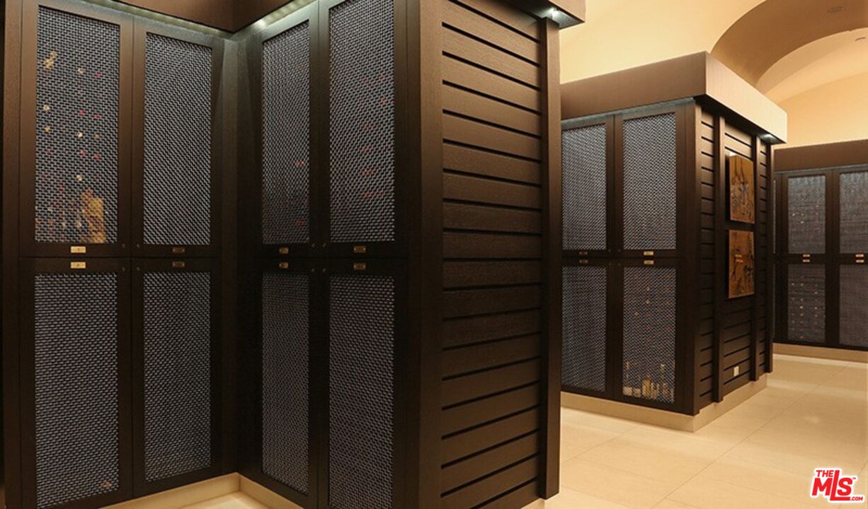 10776 Wilshire Blvd Unit: 2302