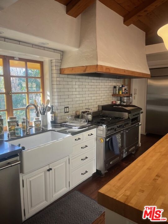 11909 Laurel Hills Rd