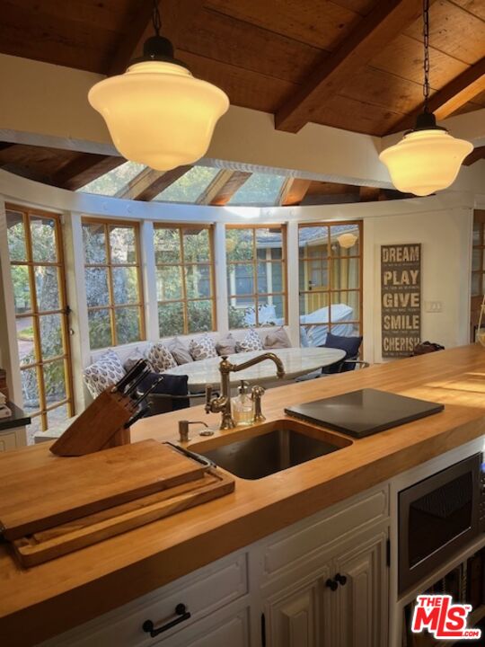 11909 Laurel Hills Rd