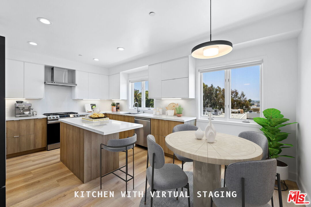 8833 Cynthia St Unit: 401 (PH)