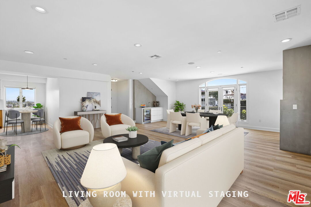 8833 Cynthia St Unit: 401 (PH)