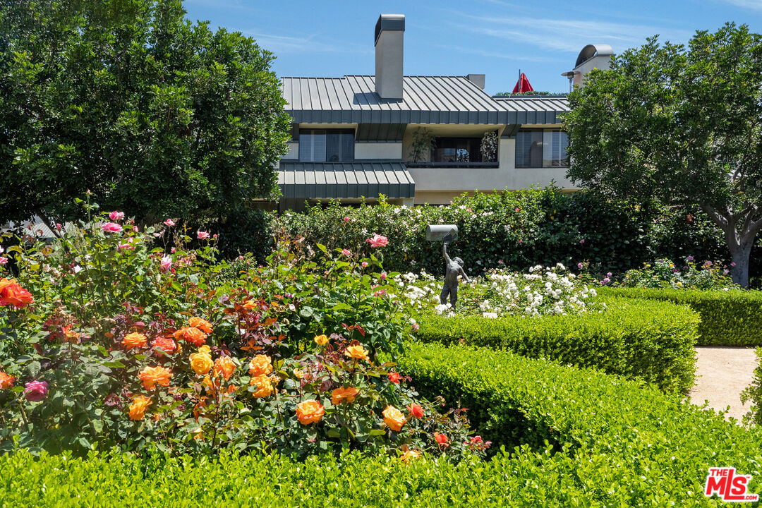 2263 Century Hl Unit: 206