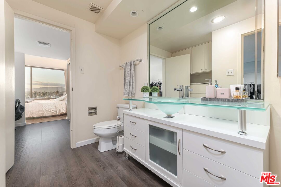 4316 Marina City Dr Unit: 325