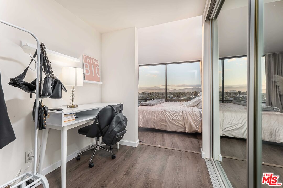 4316 Marina City Dr Unit: 325