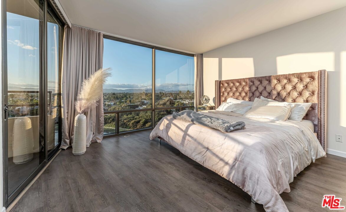 4316 Marina City Dr Unit: 325