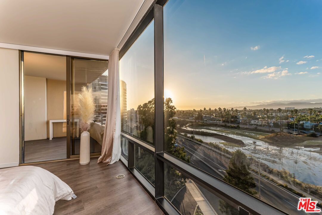 4316 Marina City Dr Unit: 325