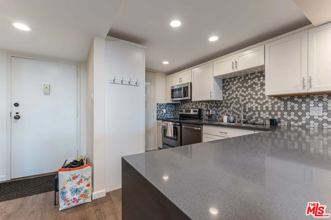 4316 Marina City Dr Unit: 325