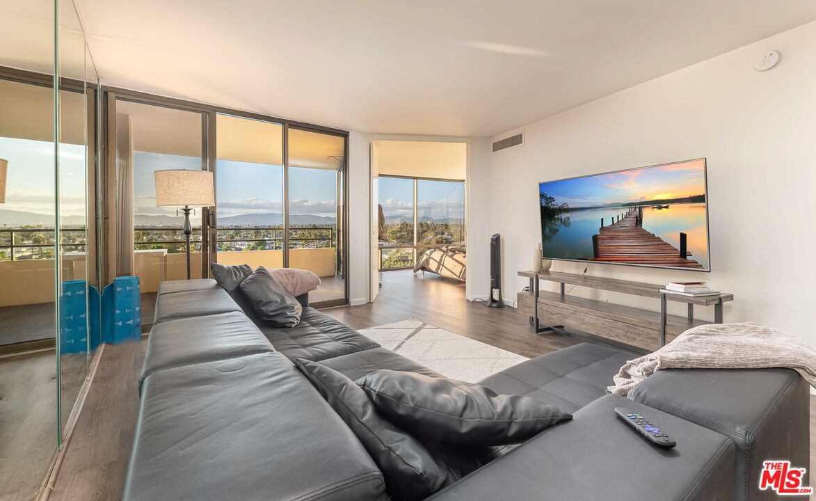 4316 Marina City Dr Unit: 325