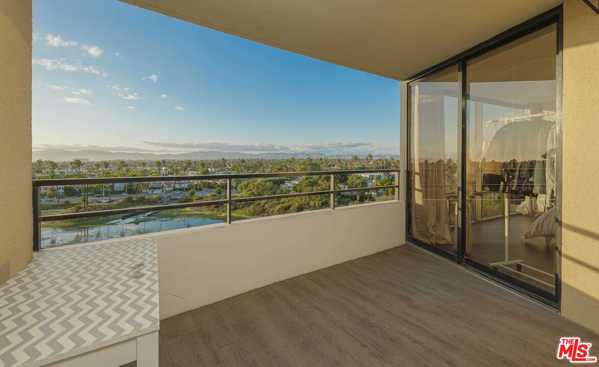 4316 Marina City Dr Unit: 325