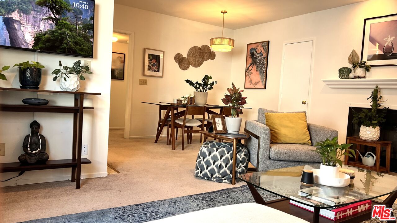 550 N CROFT AVE Unit: 9