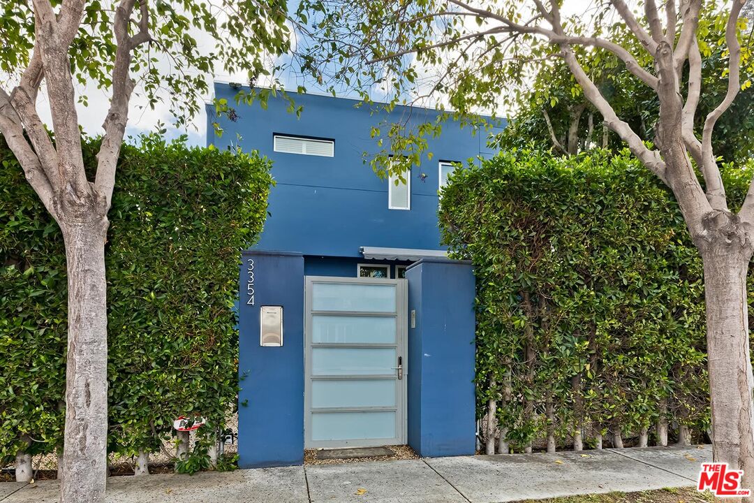 3354 S Beverly Dr