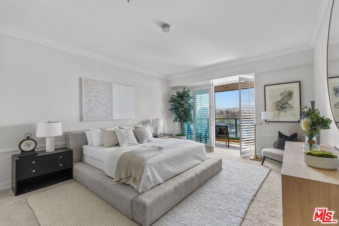 10490 Wilshire Blvd Unit: 906