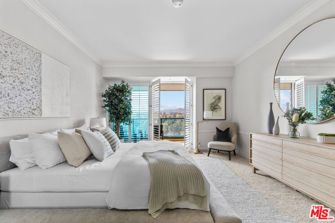 10490 Wilshire Blvd Unit: 906