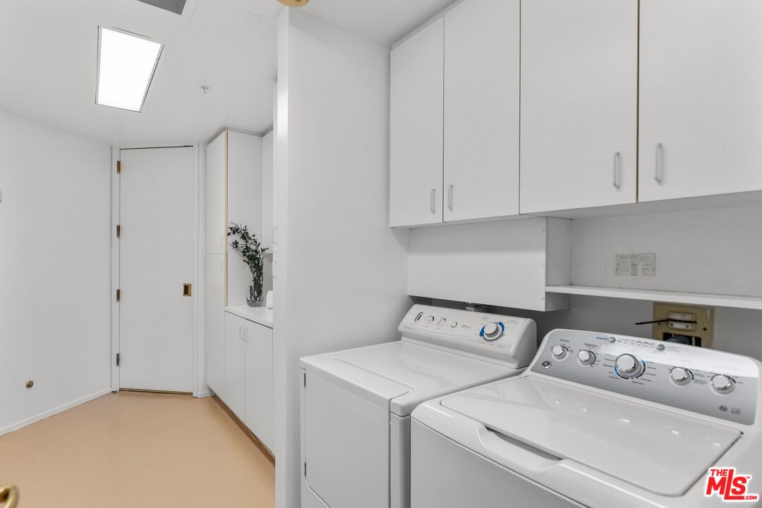 10490 Wilshire Blvd Unit: 906