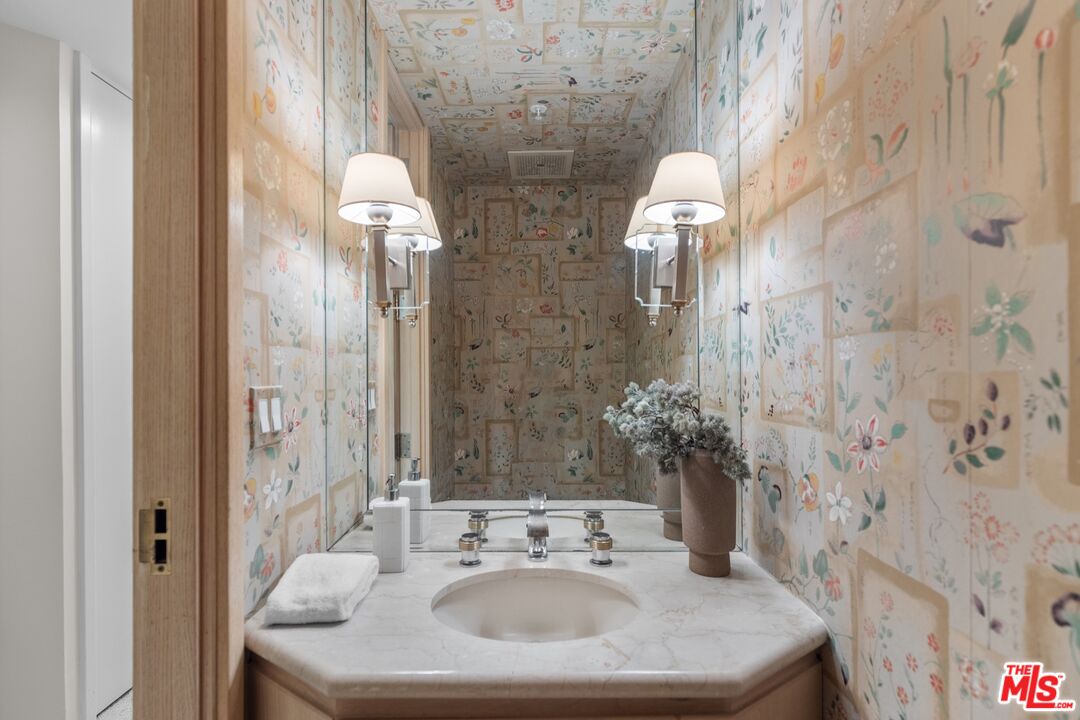 10490 Wilshire Blvd Unit: 906