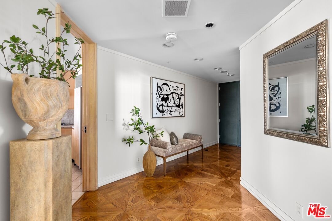 10490 Wilshire Blvd Unit: 906