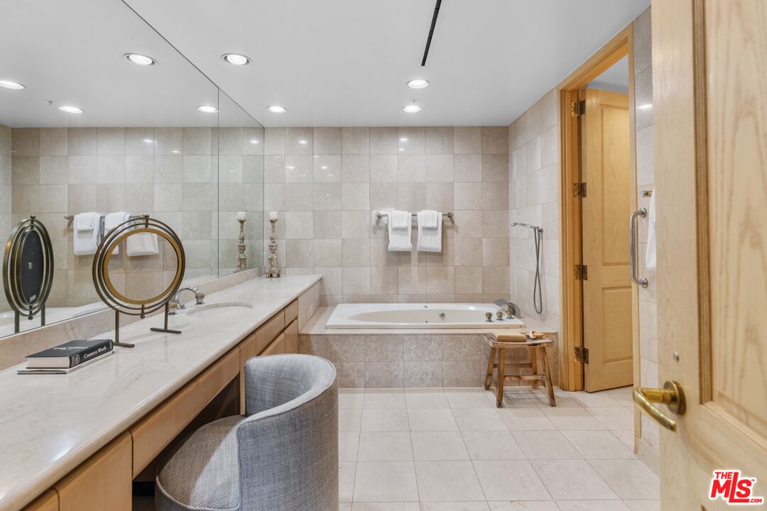 10490 Wilshire Blvd Unit: 906