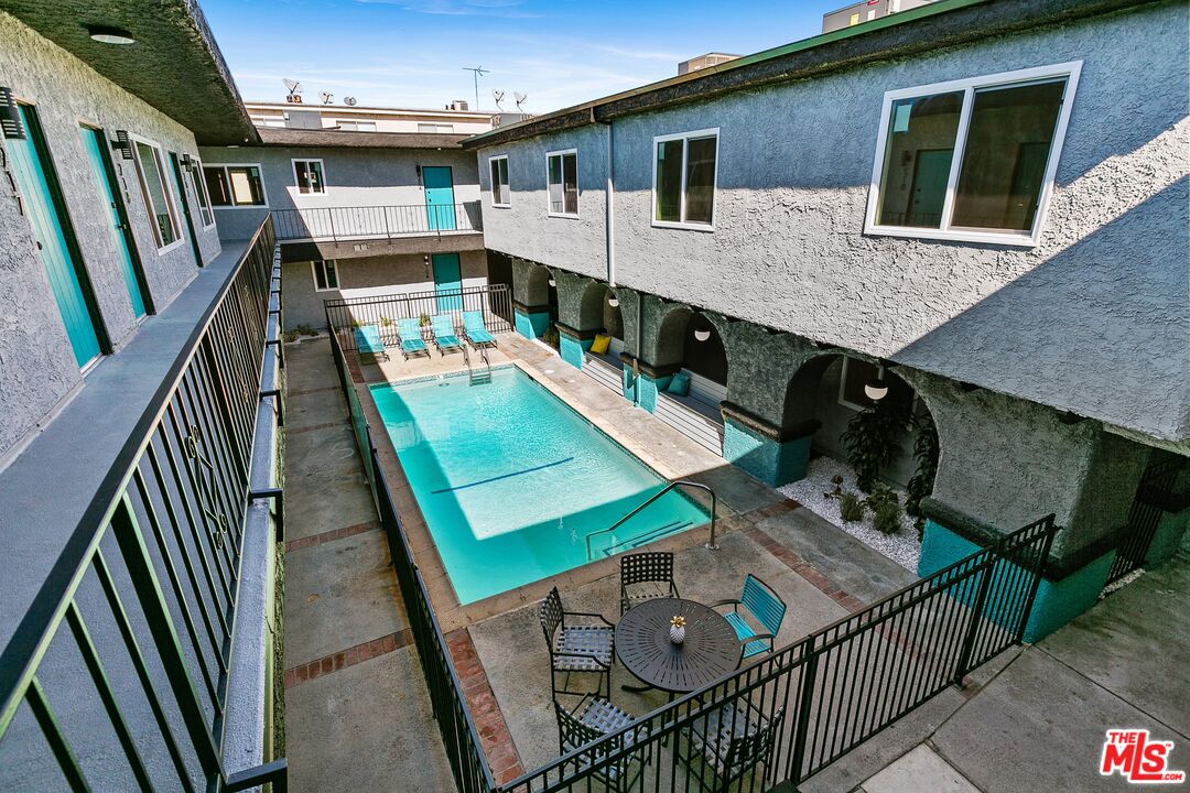 6640 Woodley Ave Unit: 209