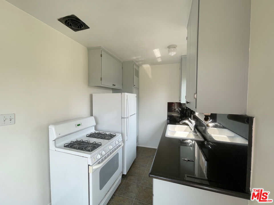 2986 Waverly Dr Unit: 4