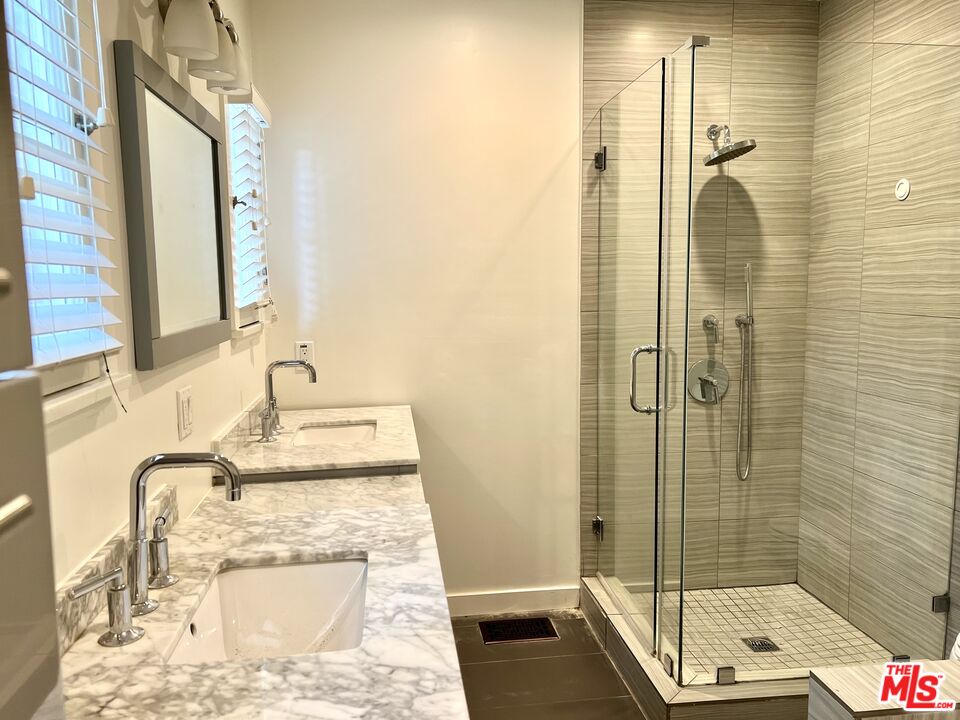 1014 Meadowbrook Ave