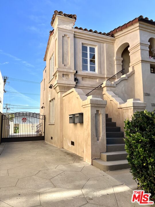 1014 Meadowbrook Ave