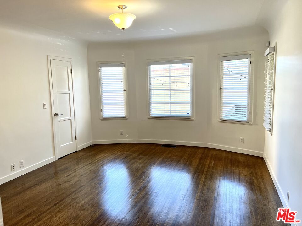 1014 Meadowbrook Ave