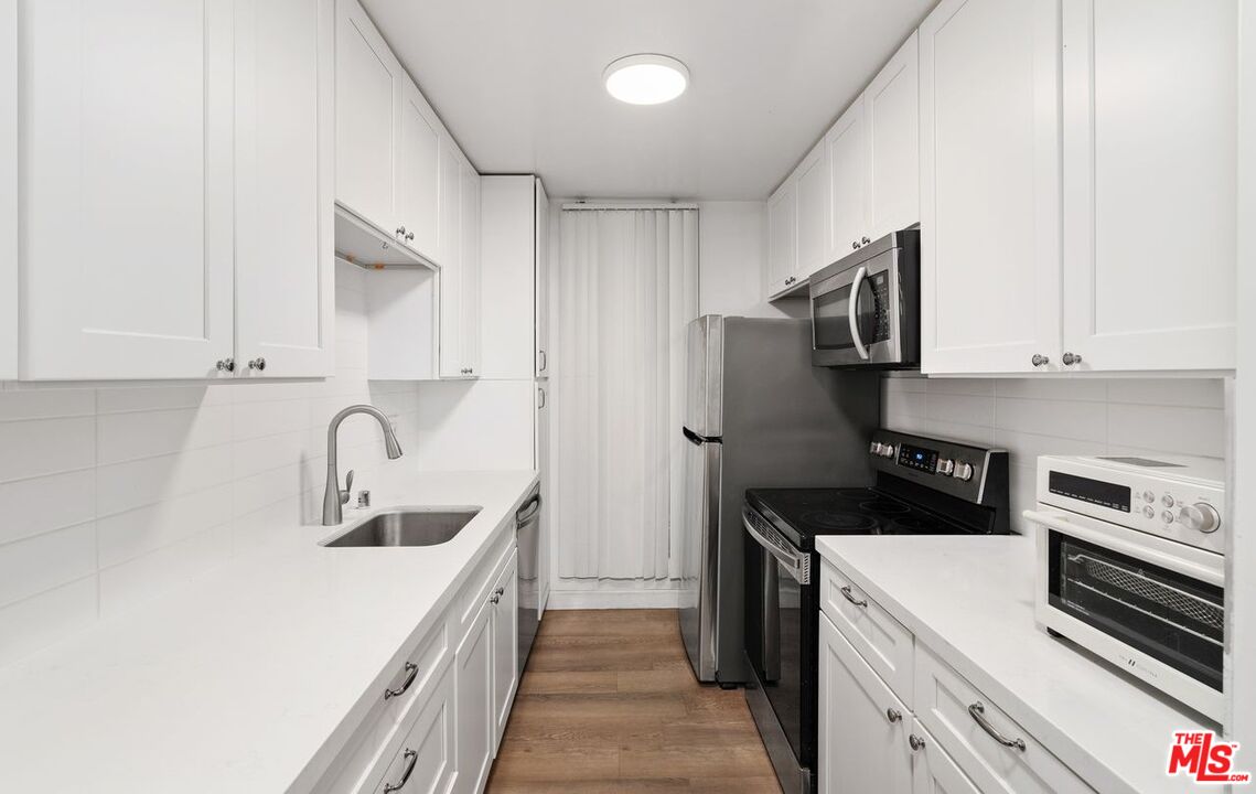 4255 W 5th St Unit: 106