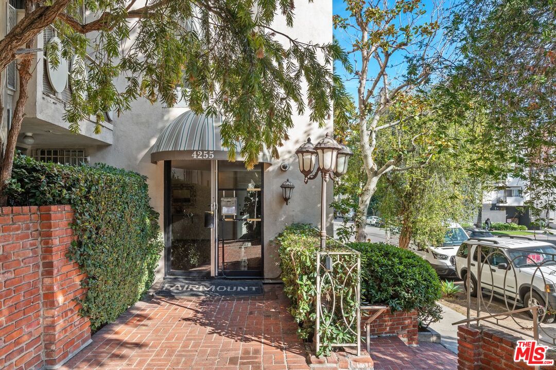 4255 W 5th St Unit: 106