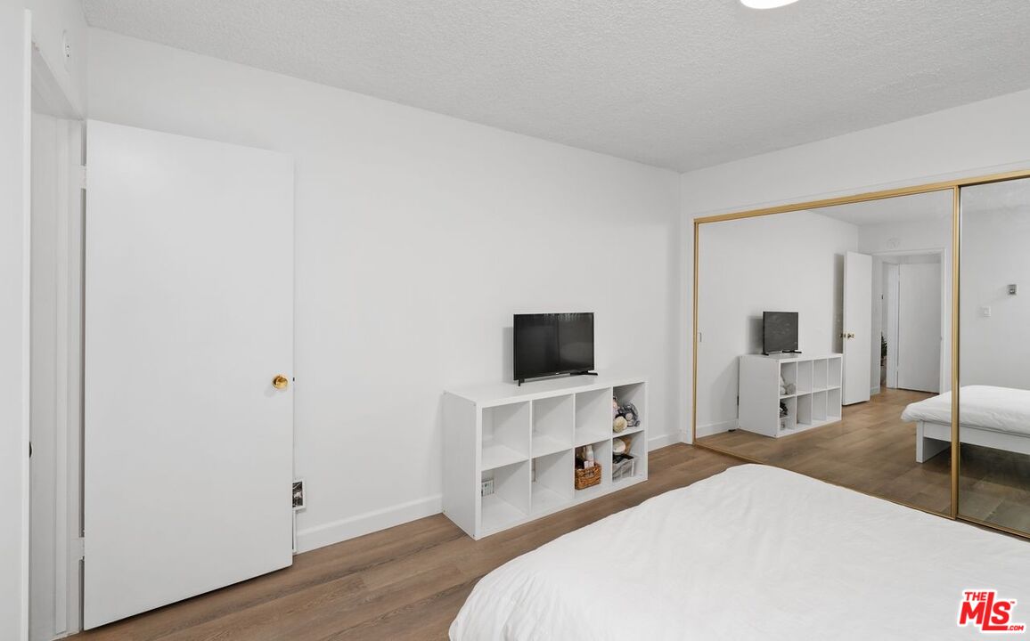 4255 W 5th St Unit: 106