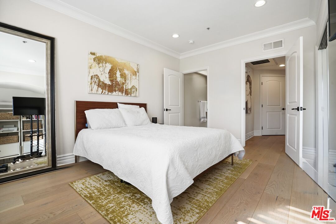 10618 Woodbridge St Unit: 304