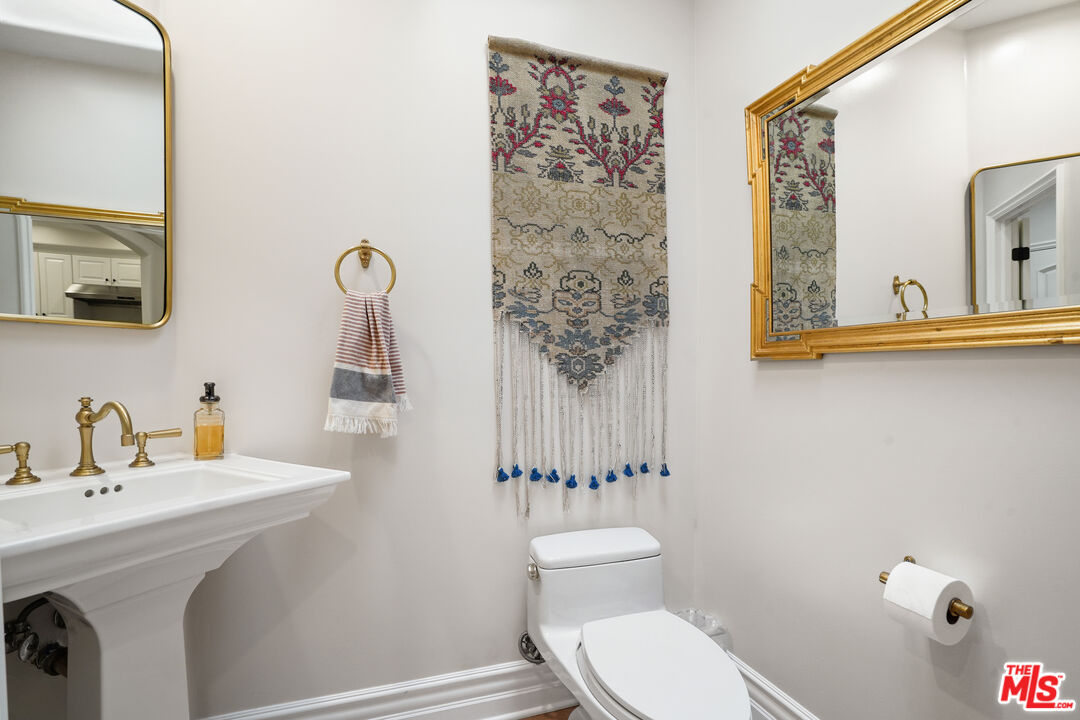 10618 Woodbridge St Unit: 304