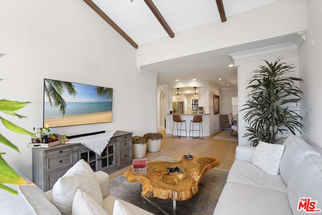 10618 Woodbridge St Unit: 304