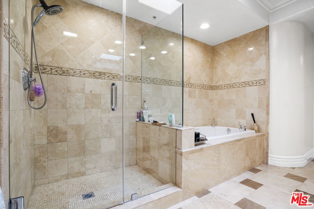 10618 Woodbridge St Unit: 304