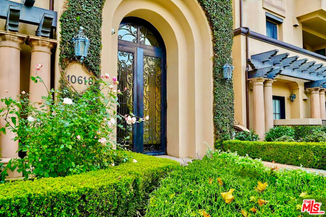 10618 Woodbridge St Unit: 304