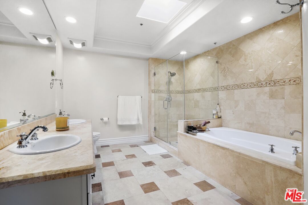 10618 Woodbridge St Unit: 304