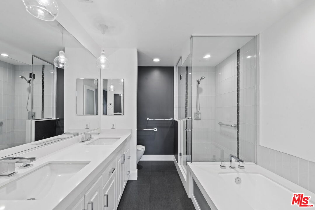 200 N Swall Dr Unit: 458