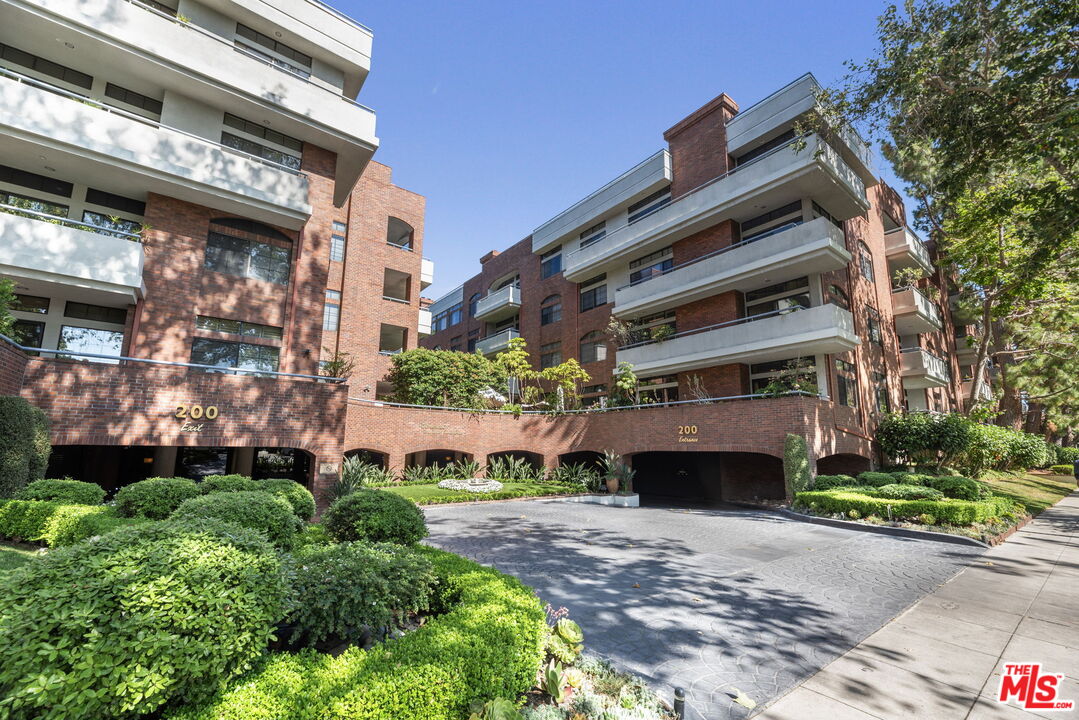 200 N Swall Dr Unit: 458