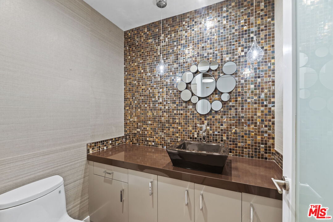 200 N Swall Dr Unit: 458