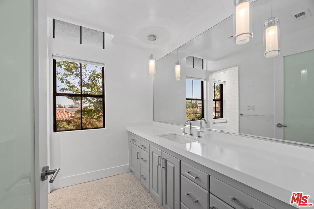 200 N Swall Dr Unit: 458