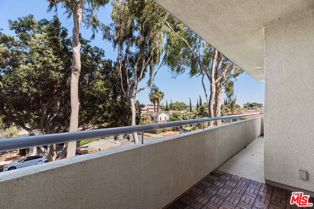 200 N Swall Dr Unit: 458