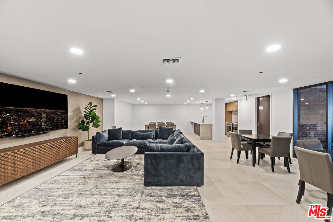 200 N Swall Dr Unit: 458