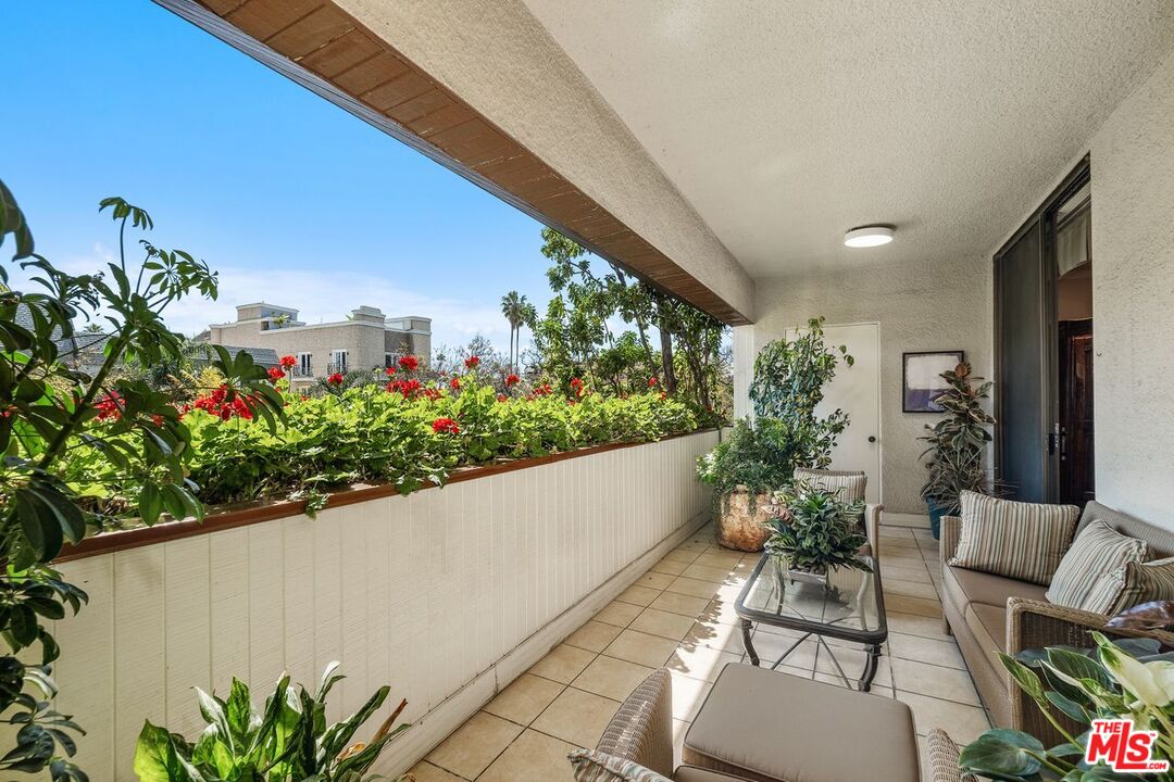 455 N Oakhurst Dr Unit: A2