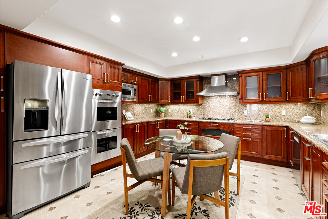 11908 Darlington Ave Unit: 202