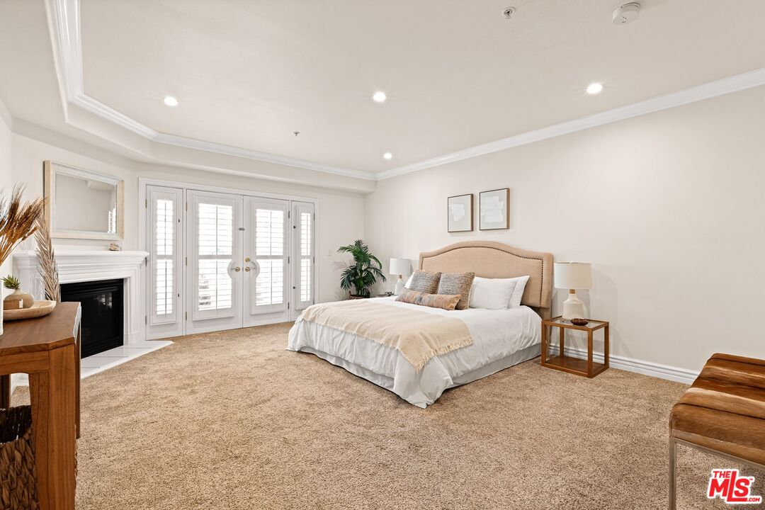 11908 Darlington Ave Unit: 202