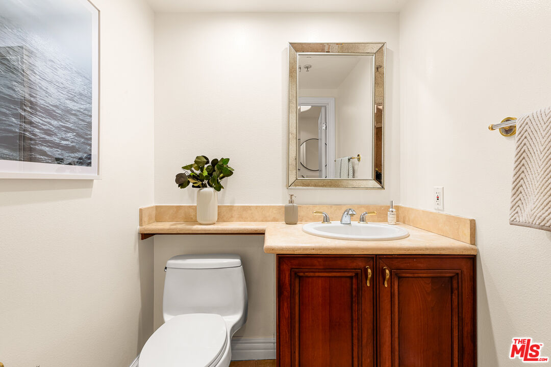 11908 Darlington Ave Unit: 202