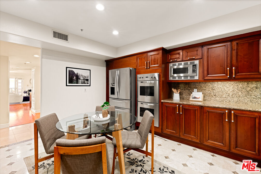 11908 Darlington Ave Unit: 202