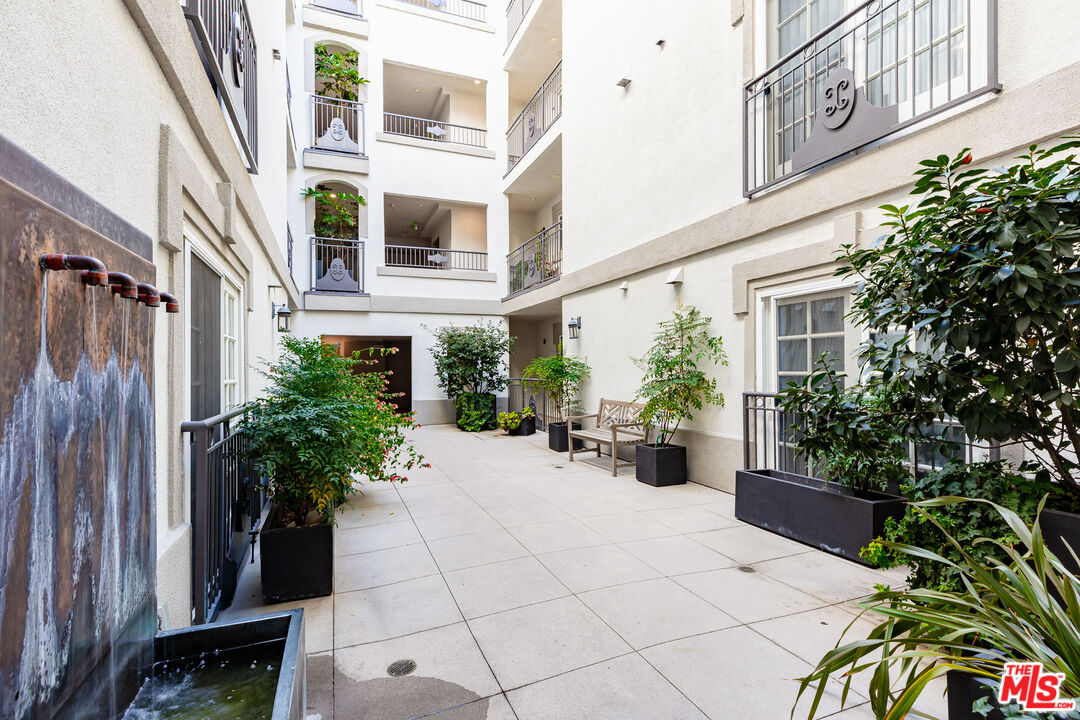 11908 Darlington Ave Unit: 202